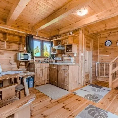 Apartamentowe Domki Drewniane Colorado * 카르비아