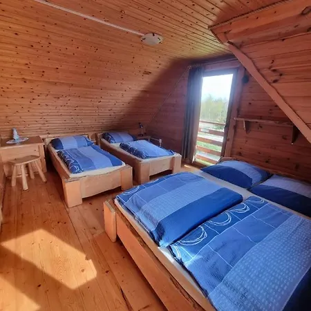 Apartamentowe Domki Drewniane Colorado 펜션 카르비아